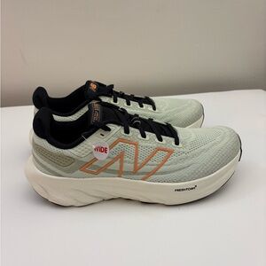 NEW New Balance Fresh Foam X 1080 V13 Women's Size 10.5 Wide Running Shoes